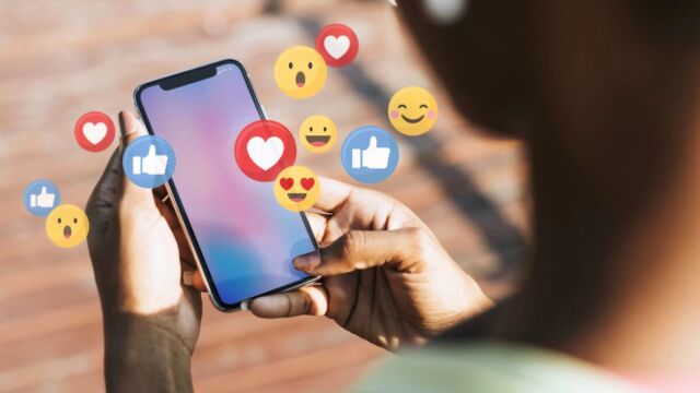 Μπλόκο ανηλίκων στα social media: Υπέρ ψηφίζουν 3 στους 4 Ευρωπαίους - Η έρευνα του Politico και οι χώρες που 