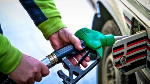 Έρχεται μείωση στις τιμές των καυσίμων: Εκτιμήσεις για κάτω από 1,90 ευρώ το πετρέλαιο κίνησης