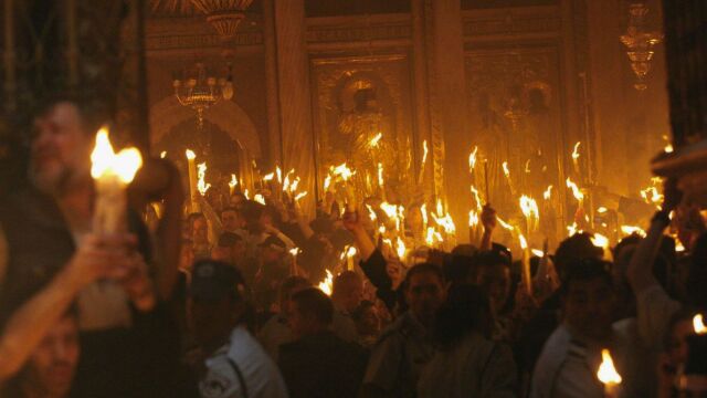 Live από τα Ιεροσόλυμα: Η τελετή Αφής του Αγίου Φωτός στον Ναό της Αναστάσεως