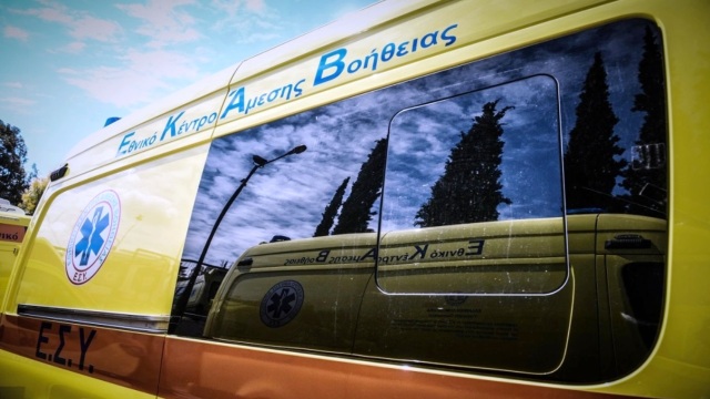 Κρήτη: 16χρονος τραυματίστηκε από κροτίδα που έσκασε στο χέρι του - Μεταφέρθηκε στο νοσοκομείο