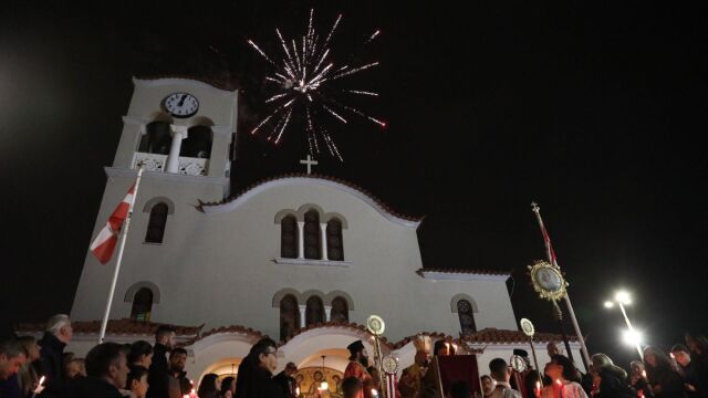 Η ΕΛΑΣ έκανε 14 συλλήψεις το βράδυ της Ανάστασης στην Αττική - Πόσοι εμπρηστικοί μηχανισμοί κατασχέθηκαν