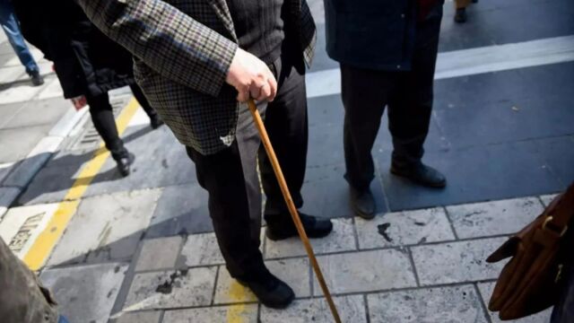 ΕΦΚΑ: Πότε ξεκινούν οι πληρωμές για τις συντάξεις Μαΐου 2026