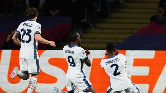 Κόμο - Ίντερ 3-4, Serie A: Ανατροπή τίτλου με... ήρωες Τουράμ και Ντούμφρις (Βίντεο)