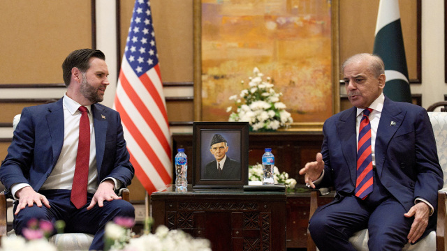 Συνομιλίες ΗΠΑ  Ιράν: Στα ύψη η αγωνία μετά το ναυάγιο, τα τρία ερωτήματα του CNN - Για πόσο ακόμα θα παραμείνει η παγκόσμια οικονομία σε κατάσταση αβεβαιότητας;