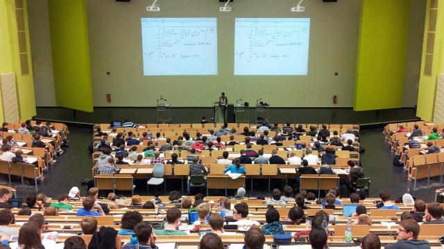 Κολούμπια: Καθηγήτρια πούλησε έρωτα σε 72χρονο και του πήρε 1,3 εκατ. δολάρια - Ήθελε να αγοράσει σπίτι στην Ελλάδα