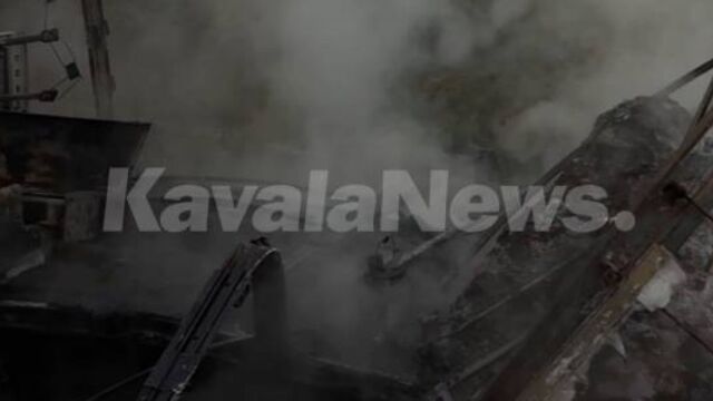 Θεσσαλονίκη: Φορτηγό τυλίχτηκε στις φλόγες στην Εγνατία Οδό - Καθυστερήσεις στην κυκλοφορία (Βίντεο)