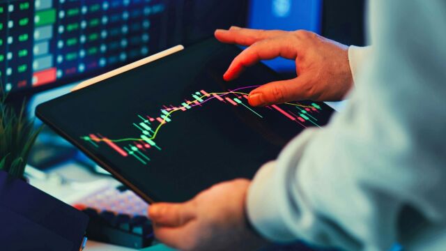 Το Ελληνικό Δημόσιο προχωρά αύριο στην επανέκδοση 10ετούς ομολόγου