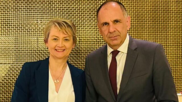 Γιώργος Γεραπετρίτης: Για τα Στενά του Ορμούζ και την ελεύθερη ναυσιπλοΐα η συζήτηση με την Ιβέτ Κούπερ