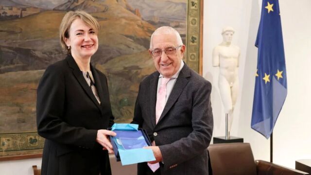 Συνάντηση Κακλαμάνη με την πρέσβη της Εσθονίας: 