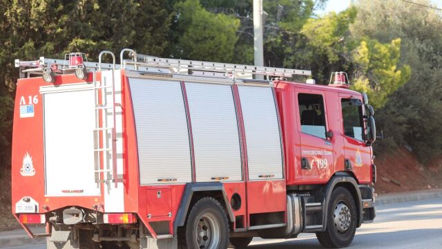 Σοβαρό τροχαίο στην Πάρνηθα: Αυτοκίνητο έπεσε σε γκρεμό