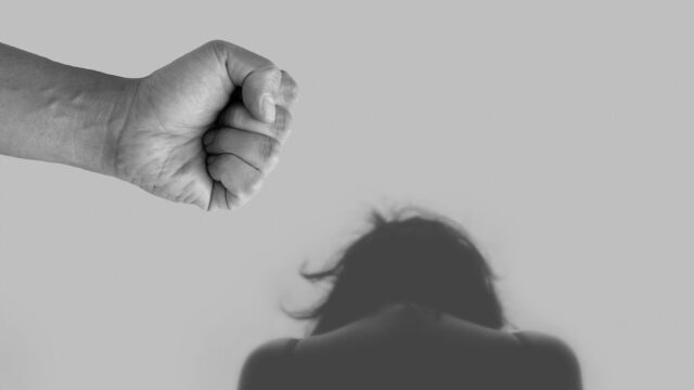 Κρήτη: Άγριος ξυλοδαρμός 38χρονης από τον σύντροφό της - 