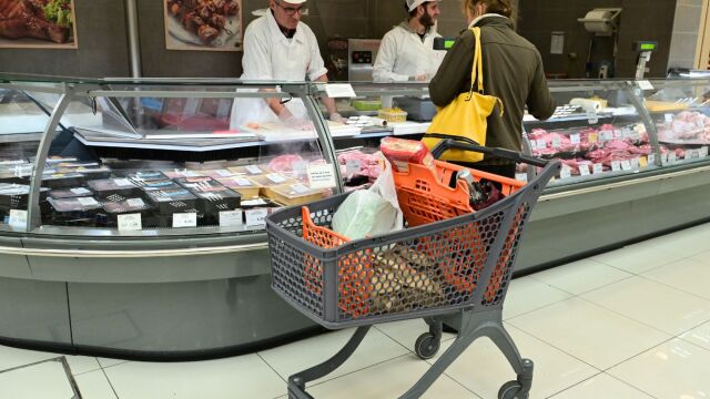 Ο πληθωρισμός Μαρτίου σκαρφάλωσε στο 3,9%, κυρίως λόγω καυσίμων και τροφίμων