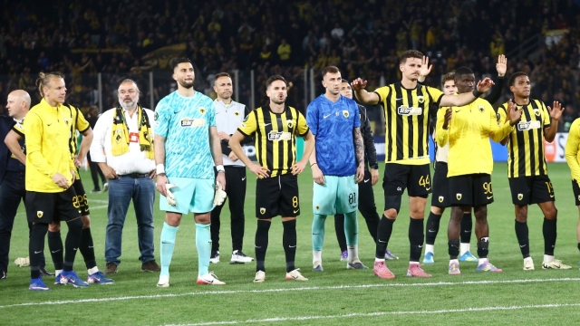 ΑΕΚ: Οι οπαδοί της Ένωσης αποθέωσαν την ομάδα μετά την λήξη - 