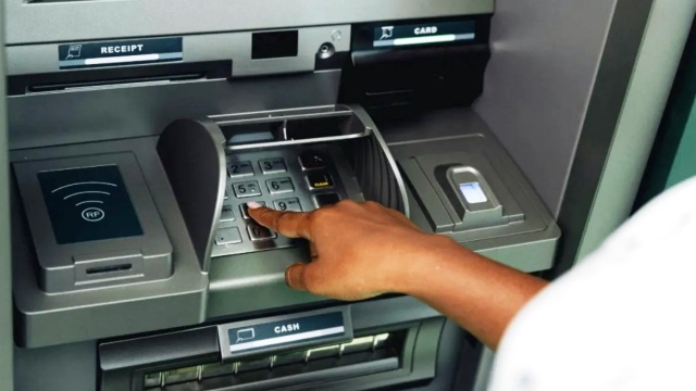 ΑΤΜ: Τέλος οι κάρτες; Οι νέοι τρόποι ανάληψης που αλλάζουν τα πάντα