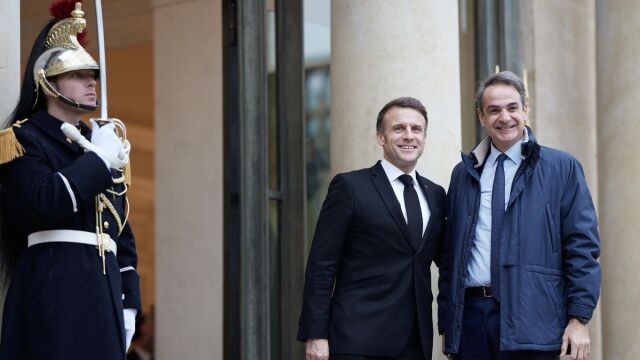 Bloomberg: Ελλάδα και Γαλλία ανανεώνουν για άλλα πέντε χρόνια την αμυντική συμφωνία