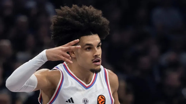 Euroleague: Αυτό δεν ξανάγινε - Το τρίποντο του Ιφί που κανείς δεν κατάλαβε... πως μπήκε (Βίντεο)