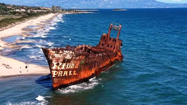 Γύθειο: Καταρρέει το θρυλικό ναυάγιο - Τι δείχνουν οι νέες εικόνες (Βίντεο)