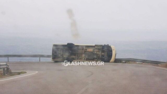 Χανιά: Ανετράπη λεωφορείο στον δρόμο για Ανώπολη - 