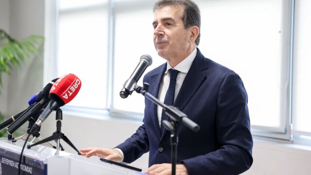 Χρυσοχοΐδης: Ανακοίνωσε προσλήψεις 70 αστυνομικών - Ενίσχυση των ελέγχων στα κρουαζιερόπλοια