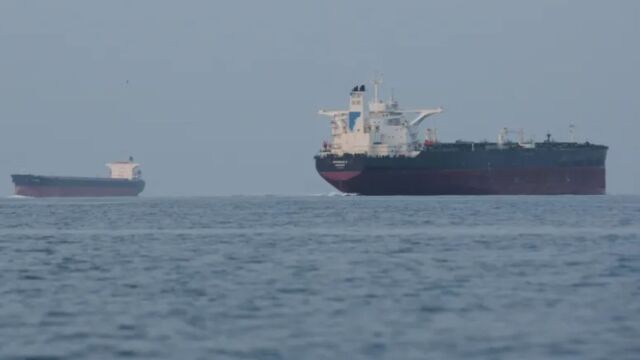 Το Ιράν απαγόρευσε σε δύο τάνκερ με σημαία Μποτσουάνα και Ανγκόλα να διέλθουν από τα Στενά του Ορμούζ