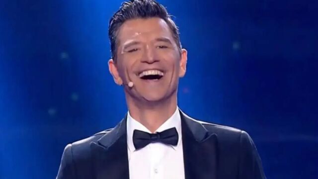 Σάκης Ρουβάς: 'Εκανε πρεμιέρα με το Your Face Sounds Familiar: 