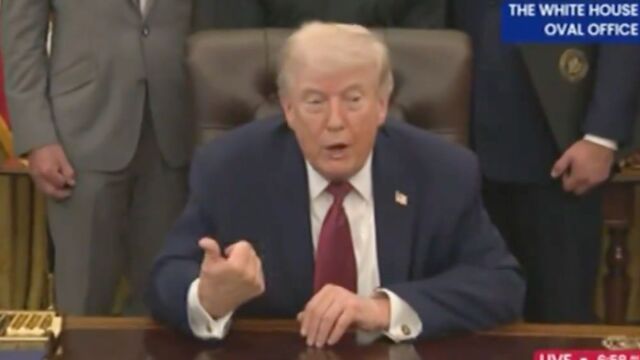 Ξαναχτύπησε με τη συμπεριφορά του ο Ντόναλντ Τραμπ: Πέταξε 