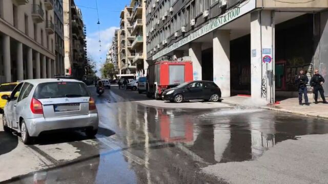 Έκρηξη σε υπόγειο υποσταθμό της ΔΕΗ επί της Αχαρνών: Συνεχίζεται η άντληση υδάτων, αποκαθίσταται η ηλεκτροδότηση (Βίντεο)