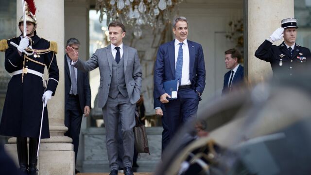 Επίσκεψη Μακρόν στην Ελλάδα: Ο Γάλλος πρόεδρος φέρνει ισχυροποίηση της αμυντικής συμμαχίας Αθηνών & Παρισιού - Αναλύει στο parapolitika.gr ο Δημήτρης Αβραμόπουλος