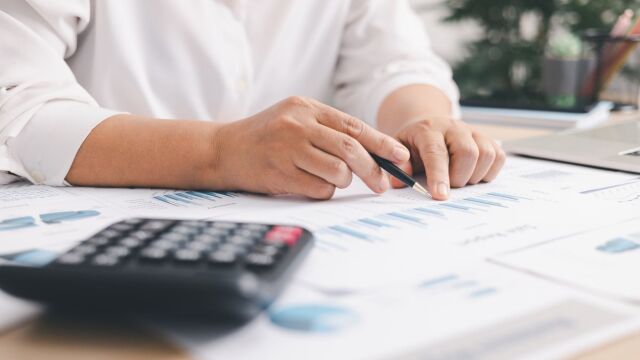 Φορολογικές δηλώσεις: Πόσοι θα πληρώσουν πρόσθετο φόρο - Πόσοι θα πάρουν χρήματα πίσω