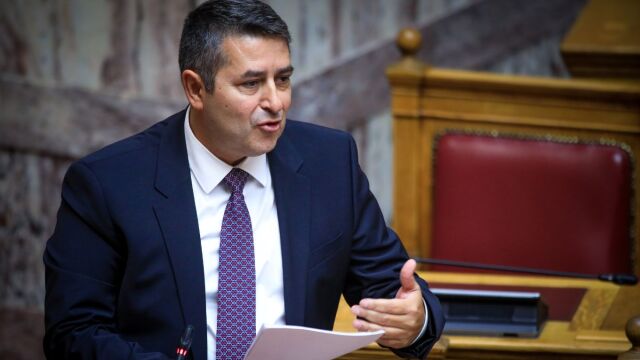 Γιώργος Μυλωνάκης: Νοσηλεύεται σχεδόν μία εβδομάδα στη ΜΕΘ - Πώς ξεκίνησαν όλα και τι περιμένουν οι γιατροί