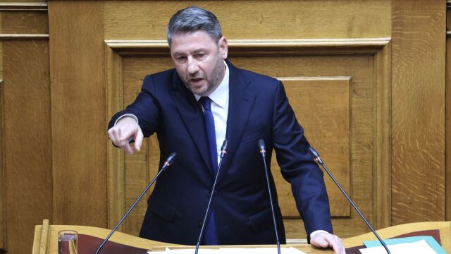 ΠΑΣΟΚ: Σκληρό ροκ εφ’ όλης της ύλης με το βλέμμα τις κάλπες - Ποια ονόματα παίζουν για το Πολιτικό Συμβούλιο