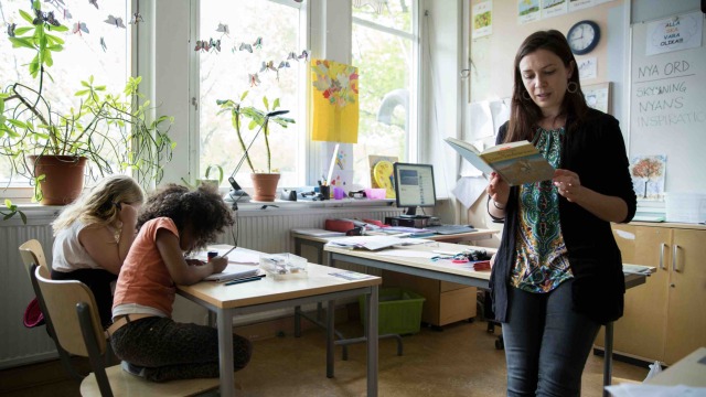 Σουηδία: Επιστροφή στα βιβλία, το χαρτί και το μολύβι για τους μαθητές στα σχολεία - 