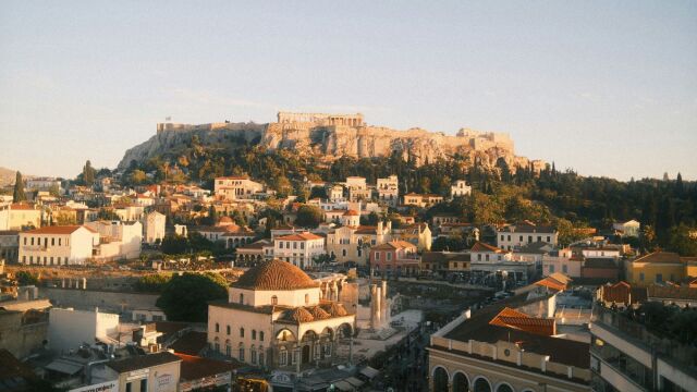 Καιρός: Με ηλιοφάνεια ξεκινάει η μέρα, έως 26 βαθμούς η θερμοκρασία - Έρχονται βροχές και καταιγίδες από το μεσημέρι (Βίντεο)