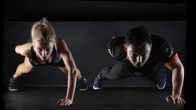 Μπορείς να περάσεις το τεστ; Πόσα push-ups πρέπει να κάνεις στην ηλικία σου