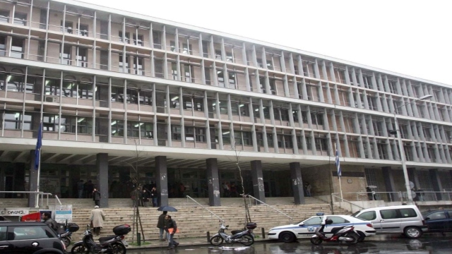 Θεσσαλονίκη: Ελεύθερος 21χρονος κατηγορούμενος για βιασμό ανήλικης - Τι ισχυρίστηκε στην απολογία του