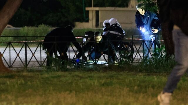 Άγιος Δημήτριος: Τον κάρφωσαν στην καρδιά, περπάτησε μερικά μέτρα και πέθανε - Συγκλονίζει μαρτυρία περίοικου για τη σορό άνδρα που εντοπίστηκε στο πάρκο Ασυρμάτου (Εικόνες & Βίντεο)