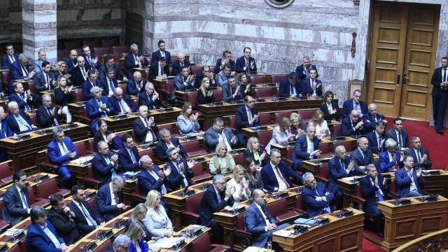 Βουλή: Αίρεται η ασυλία και των 13 γαλάζιων βουλευτών για την υπόθεση του ΟΠΕΚΕΠΕ - Αναλυτικά τα αποτελέσματα - Ποιοι απείχαν