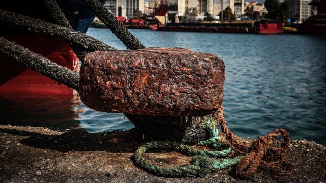 Δεμένα τα πλοία στα λιμάνια την Πρωτομαγιά: 24ωρη απεργία προκήρυξε η ΠΝΟ