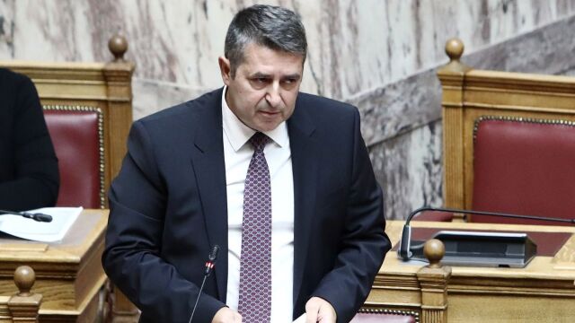 Γιώργος Μυλωνάκης: Μια εβδομάδα διασωληνωμένος στη ΜΕΘ - Σταθερή αλλά κρίσιμη η κατάσταση της υγείας του (Βίντεο)