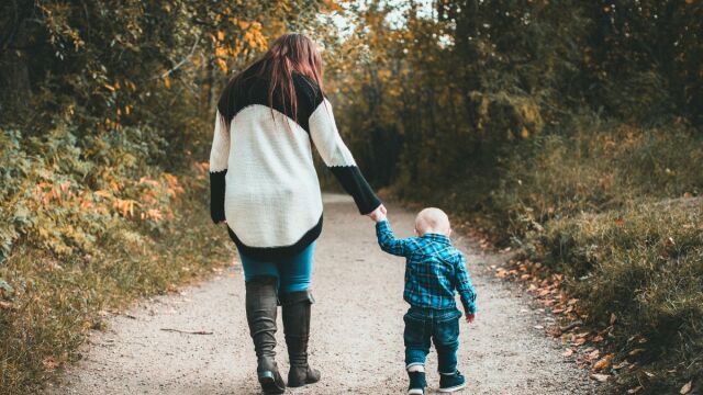 Πότε πέφτει η Γιορτή της Μητέρας 2026: Η ημερομηνία που πρέπει να θυμάσαι