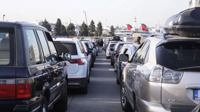 Live η κίνηση στους δρόμους: Στο 