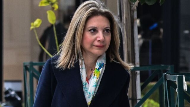 Μαρία Καρυστιανού: Αγώνας δρόμου για να προλάβει τον Τσίπρα - Η δημοσκοπική κρίση, το διαζύγιο με τη Γρατσία και η πρώτη αποχώρηση από το υπό διαμόρφωση κόμμα