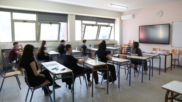 Πανελλήνιες 2026: Πότε ξεκινούν και πότε λήγουν τα μαθήματα - Αναλυτικά το πρόγραμμα (Πίνακες)