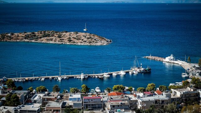 Σαν νησί, αλλά χωρίς ακτοπλοϊκά: Οι καλύτεροι προορισμοί δίπλα από την Αθήνα για την Πρωτομαγιά