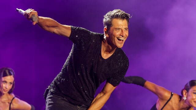 Σάκης Ρουβάς: 