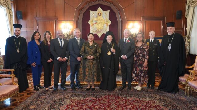 Στο Φανάρι η Γενική Κυβερνήτρια της Νέας Ζηλανδίας: Η συνάντηση με τον Οικουμενικό Πατριάρχη Βαρθολομαίο και η ανταλλαγή αναμνηστικών (Εικόνες)