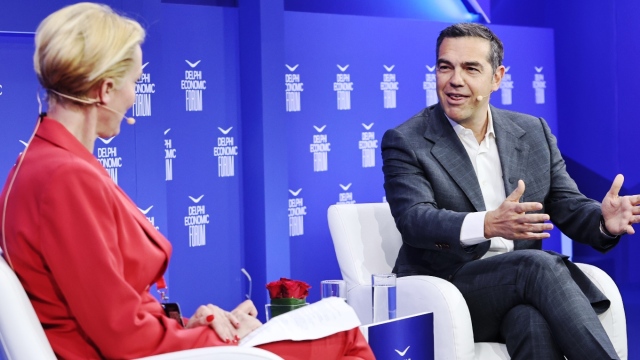 Αλέξης Τσίπρας: Λέω το κόμμα να το πούμε... Μαρία - Η ατάκα που προκάλεσε γέλια στο Οικονομικό Φόρουμ των Δελφών (Βίντεο)