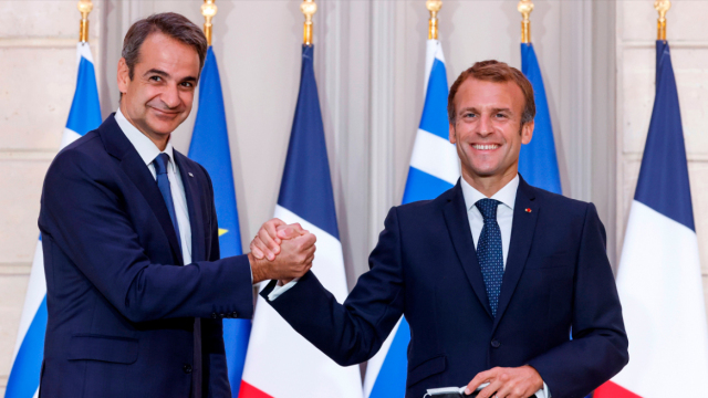 Ο Μακρόν έρχεται στην Ελλάδα με πρόταση να αγοράσει 43 ελληνικά Mirage για να τα στείλει στην Ουκρανία με αντάλλαγμα 43 Rafale - Τι γράφει αποκαλυπτικό δημοσίευμα της Le Parisien Μatin
