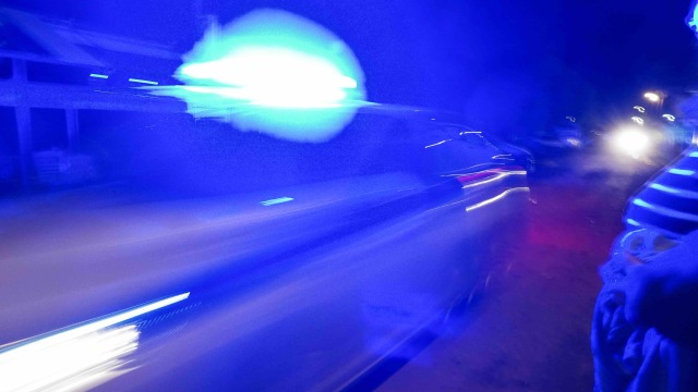 Επικίνδυνη καταδίωξη στο Παλαιό Φάληρο: Ύποπτο όχημα εμβόλισε περιπολικό της Άμεσης Δράσης - Διέφυγαν οι δράστες