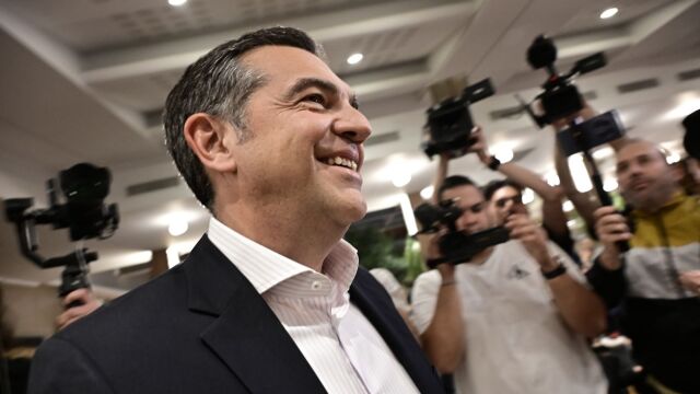 ΣΥΡΙΖΑ: Άρχισε η μεγάλη έξοδος προς το κόμμα Τσίπρα - Οι πρώτοι βουλευτές που παραιτούνται, η ανατροπή με τον Παναγιωτόπουλο και τα ανοιχτά ερωτήματα για τον Φάμελλο